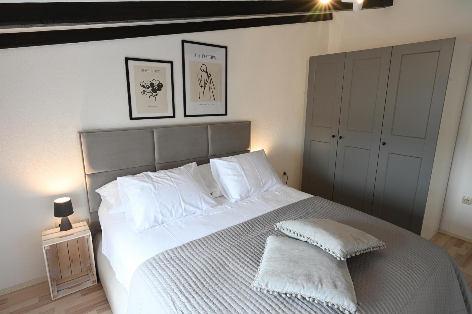 חוואר Apartment Kokolo Sea View Hvar מראה חיצוני תמונה