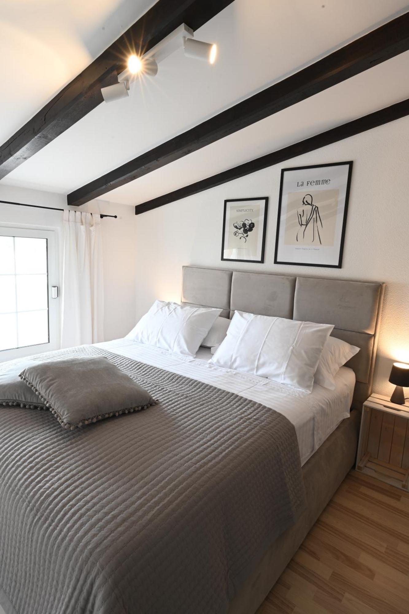 חוואר Apartment Kokolo Sea View Hvar מראה חיצוני תמונה