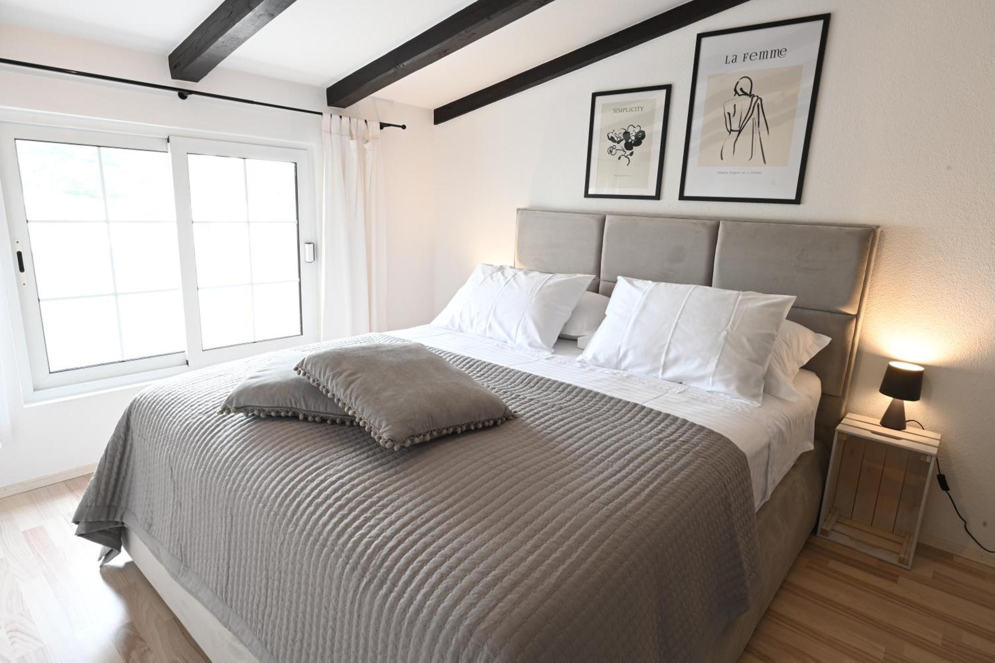 חוואר Apartment Kokolo Sea View Hvar מראה חיצוני תמונה
